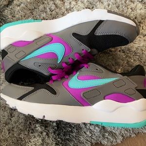 Nike LD Victory Sneaker ( Kid)*NEW*